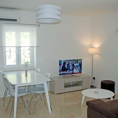 Apartment Bilo Омиш Экстерьер фото