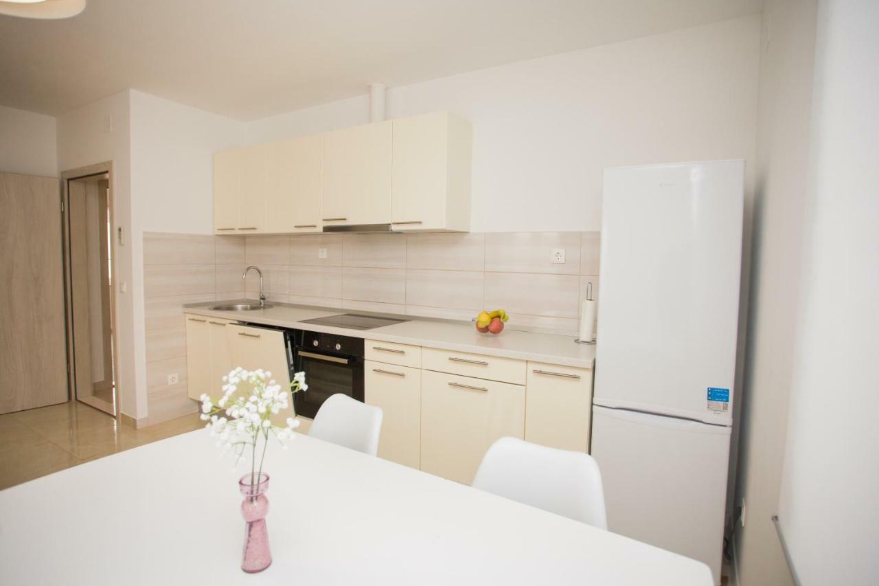 Apartment Bilo Омиш Экстерьер фото