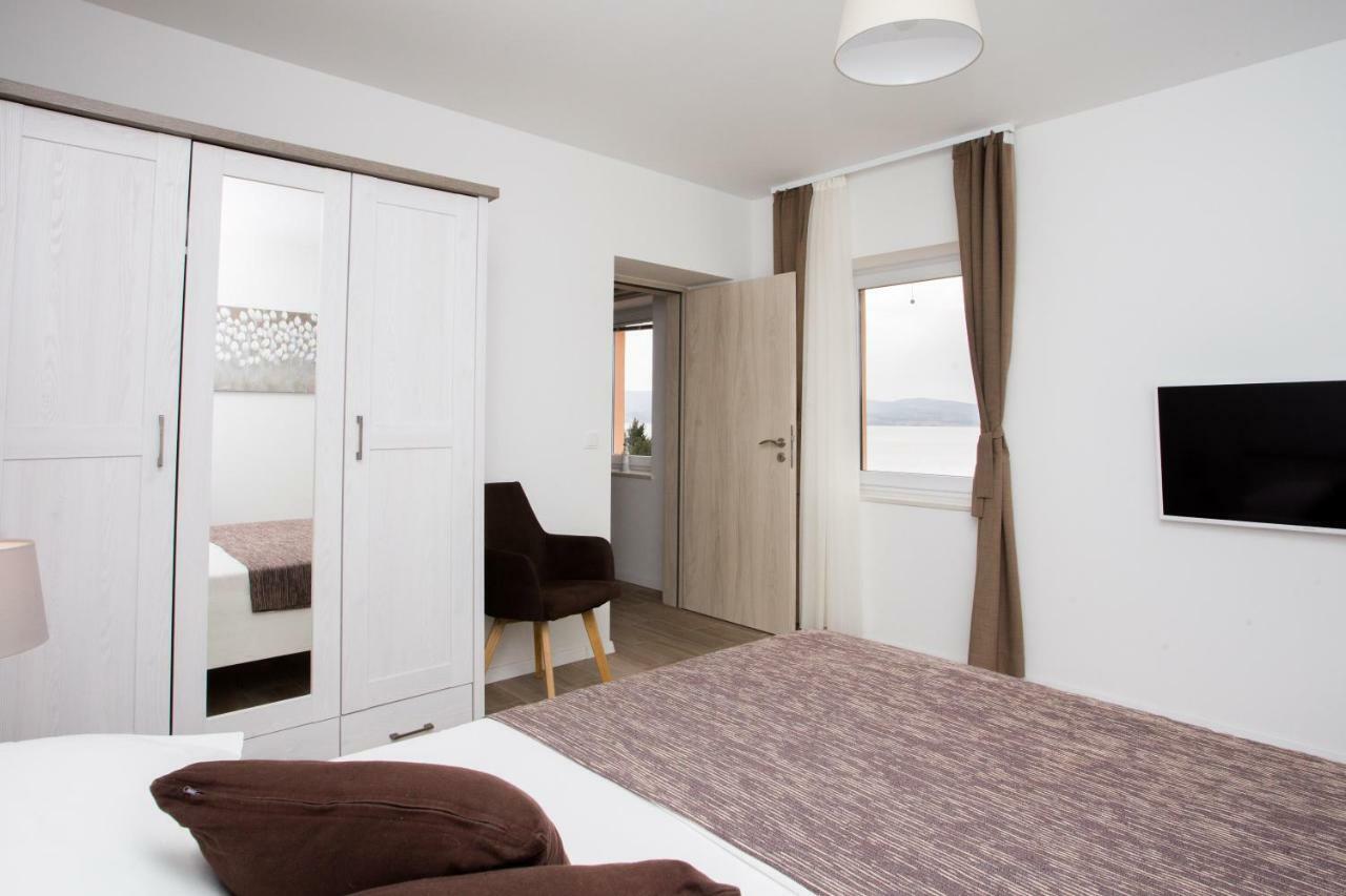 Apartment Bilo Омиш Экстерьер фото