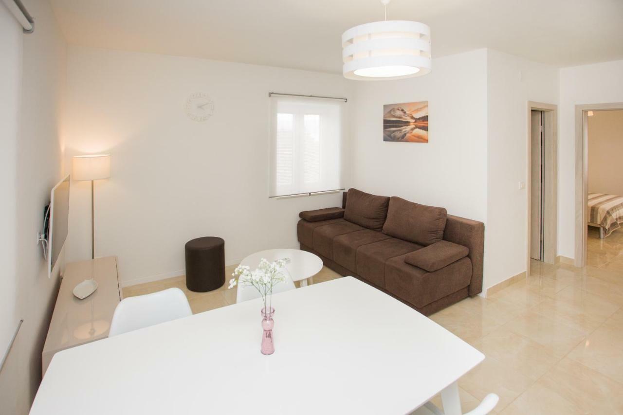 Apartment Bilo Омиш Экстерьер фото
